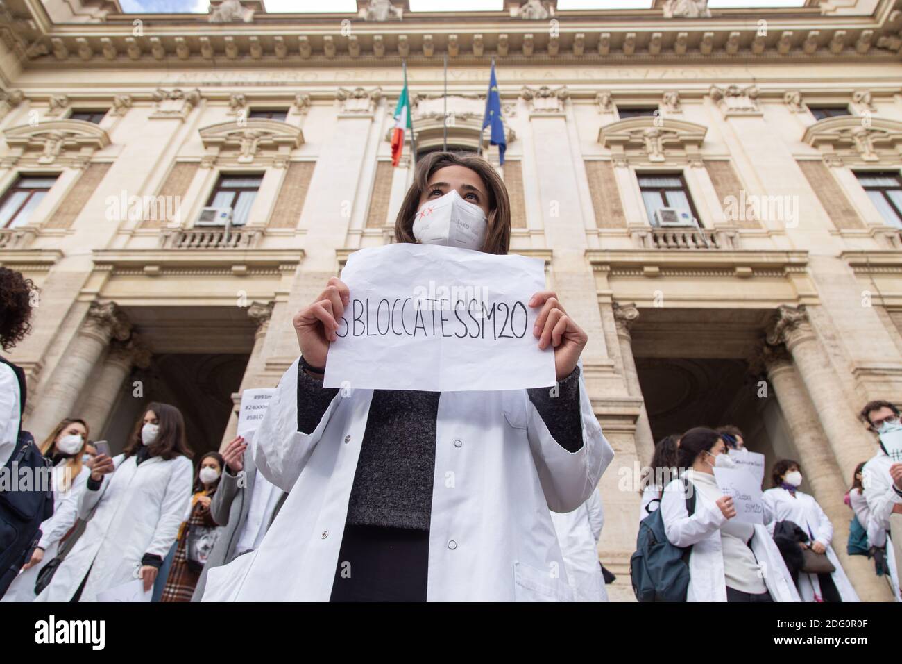 Rome, Italy. 07th Dec, 2020. Sit-in in Rome in front of MIUR organized by doctors participating in the competition to enter specialization in the year 2020, called SSM 2020. (Photo by Matteo Nardone/Pacific Press) Credit: Pacific Press Media Production Corp./Alamy Live News Stock Photo