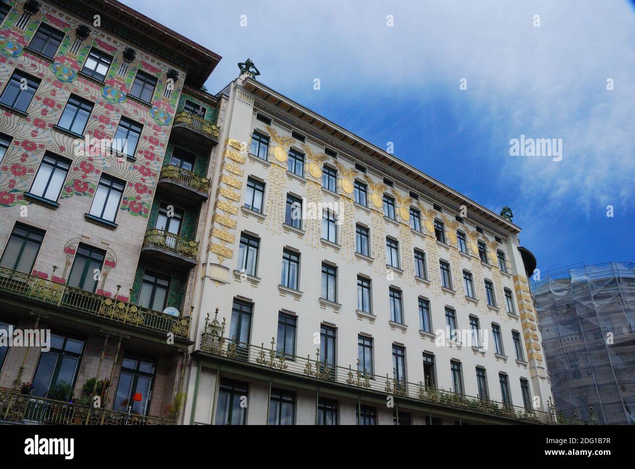 Left Vienna Line In Vienna Houses Austria Stock Photo Alamy