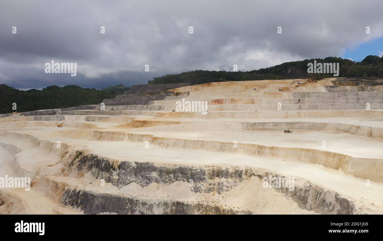 Quarrying and manufacturing of natural stone products for building