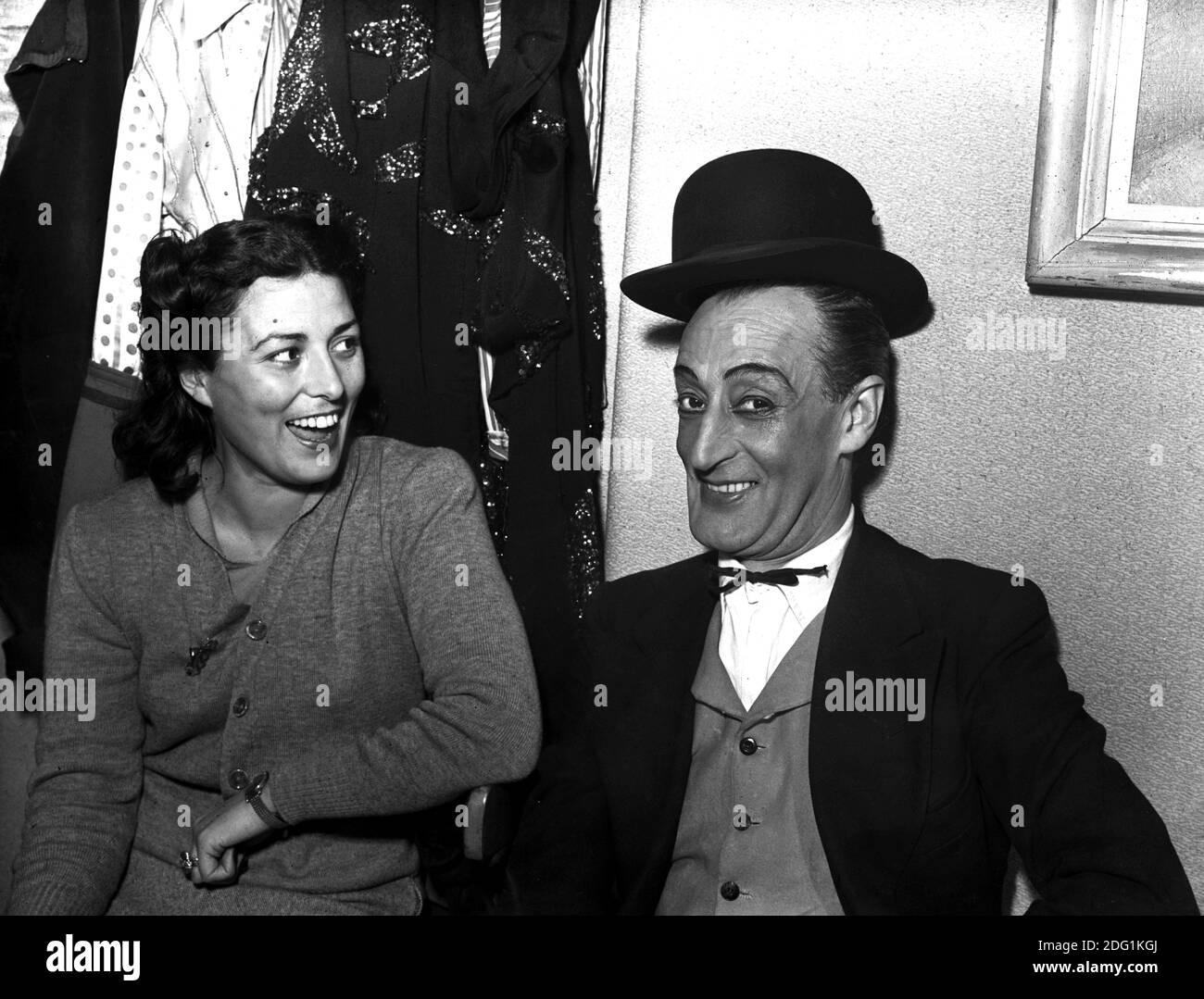 Totò with his wife Diana Rogliani, Milan 3 february 1948. --- Totò con la moglie Diana Rogliani, Milano 3/02/1948. Stock Photo