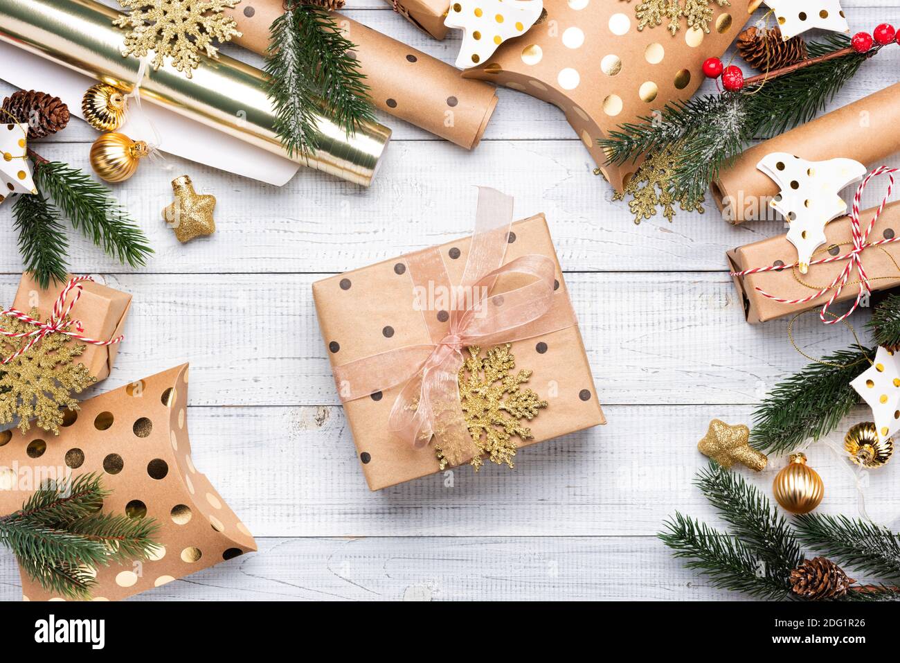 Gift wrapping paper hi-res stock photography and images - Alamy
