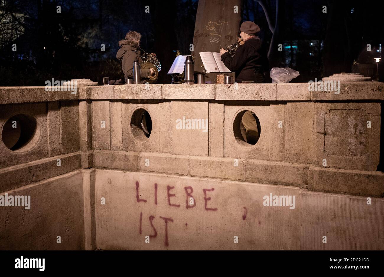 Berlin Germany 07th Dec 2020 Doris L And Giesela Are Rehearsing Christmas Carols On Their French Horns In The Early Evening At Fresh Temperatures In The Volkspark Schoneberg Wilmersdorf Because They Are Not