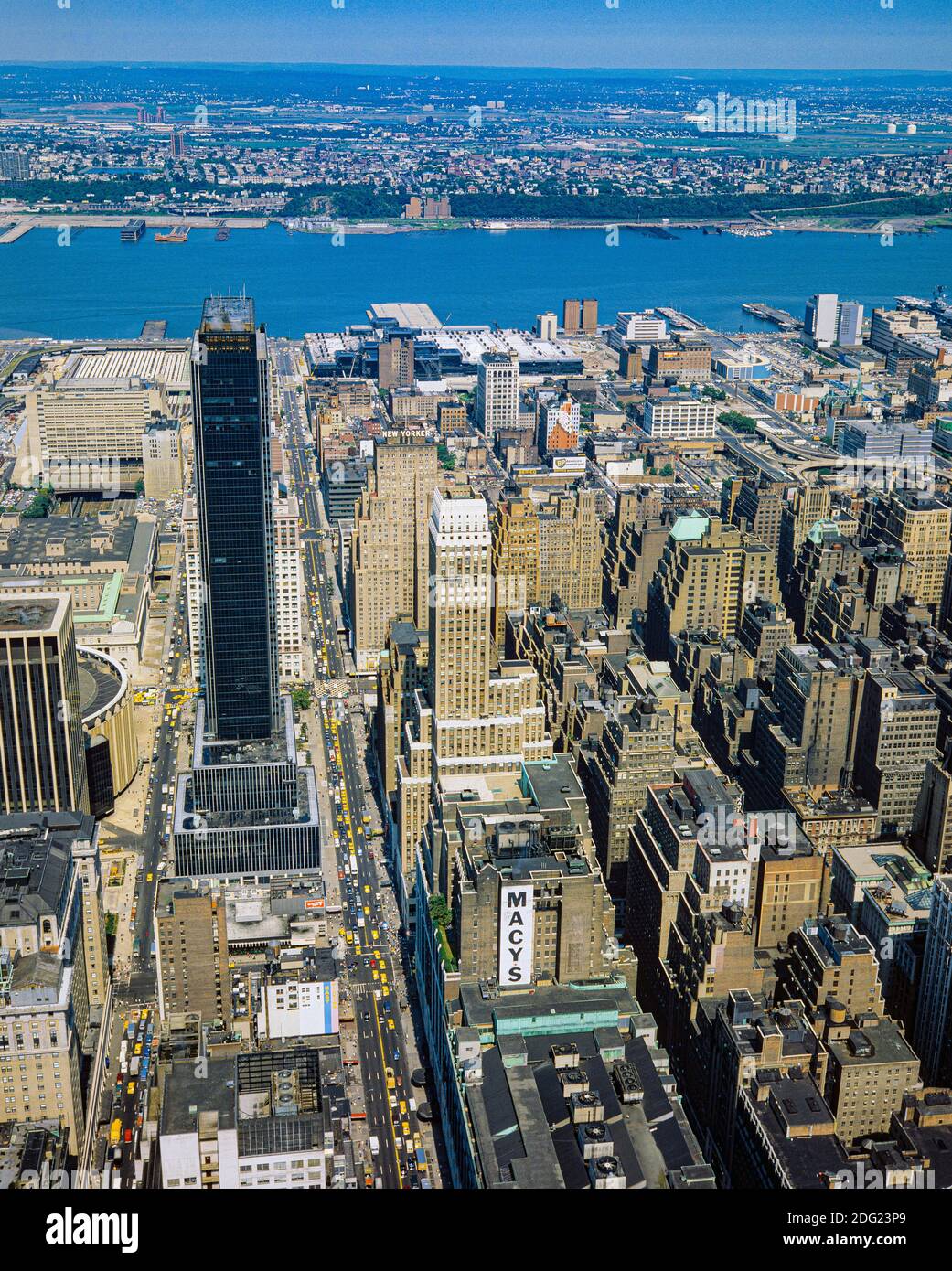 New York 1985, midtown Manhattan aerial, Hudson river & New Jersey , New York City, NY, NYC, USA, Stock Photo