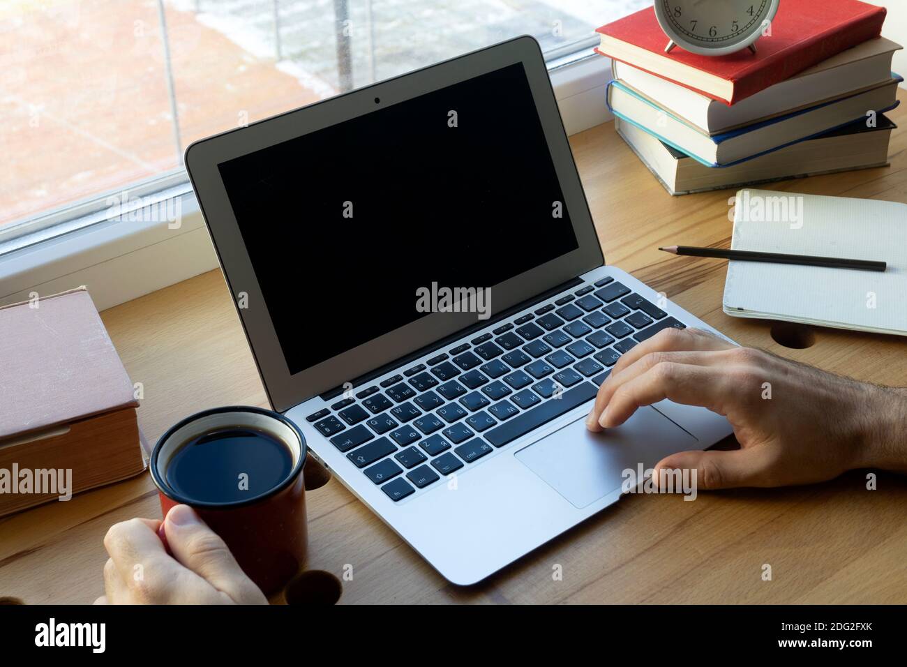 Couple hand mouse hi-res stock photography and images - Alamy