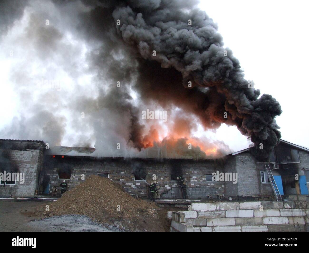 Building on fire Stock Photo