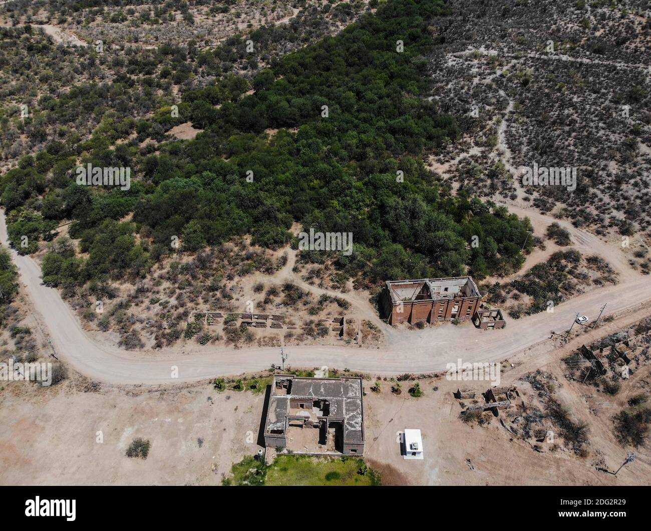 Aerial view of old ruined hacienda and mill in Codorachi, Sonora, Mexico Photo: (NortePhoto / LuisGutierrez)  Vista aerea de antigua  hacienda  en ruinas y molino en Codorachi, Sonora, Mexico  Photo: (NortePhoto / LuisGutierrez) Stock Photo