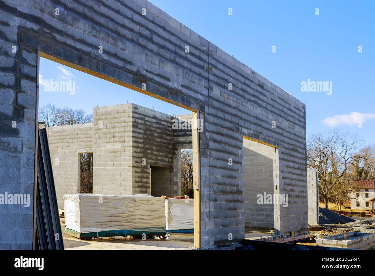Cement block building hires stock photography and images Alamy