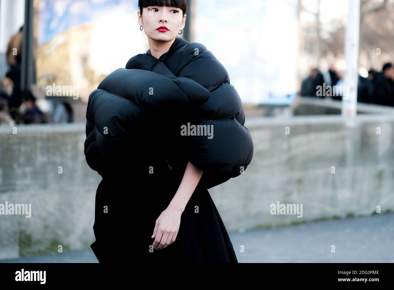 Street style, Akimoto Kozue arriving at Rick Owens Fall-Winter 2017