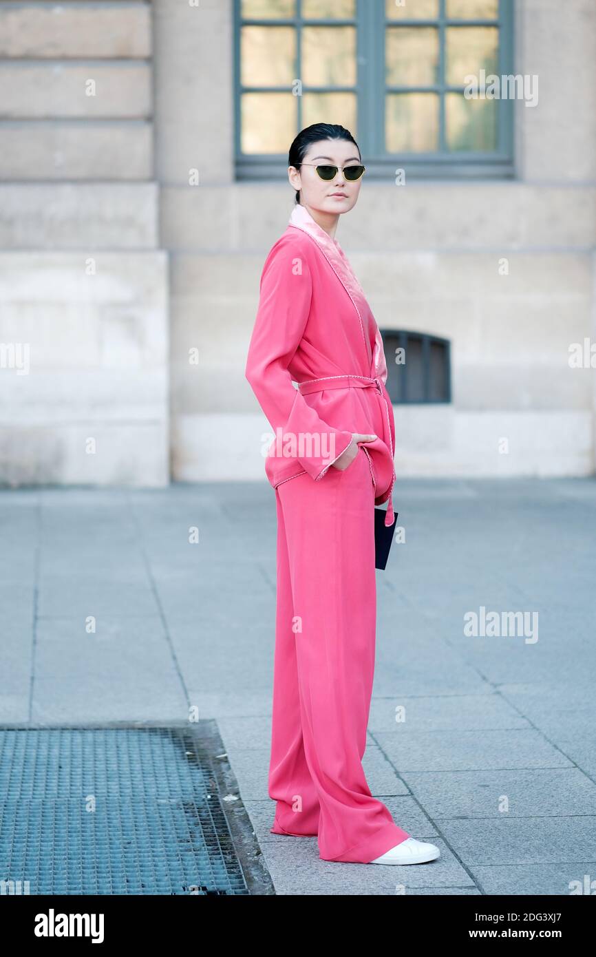 Street style, Virgil Abloh arriving at Alyx Spring-Summer 2019 menswear  show held at Bercy Popb, in Paris, France, on June 24th, 2018. Photo by  Marie-Paola Bertrand-Hillion/ABACAPRESS.COM Stock Photo - Alamy