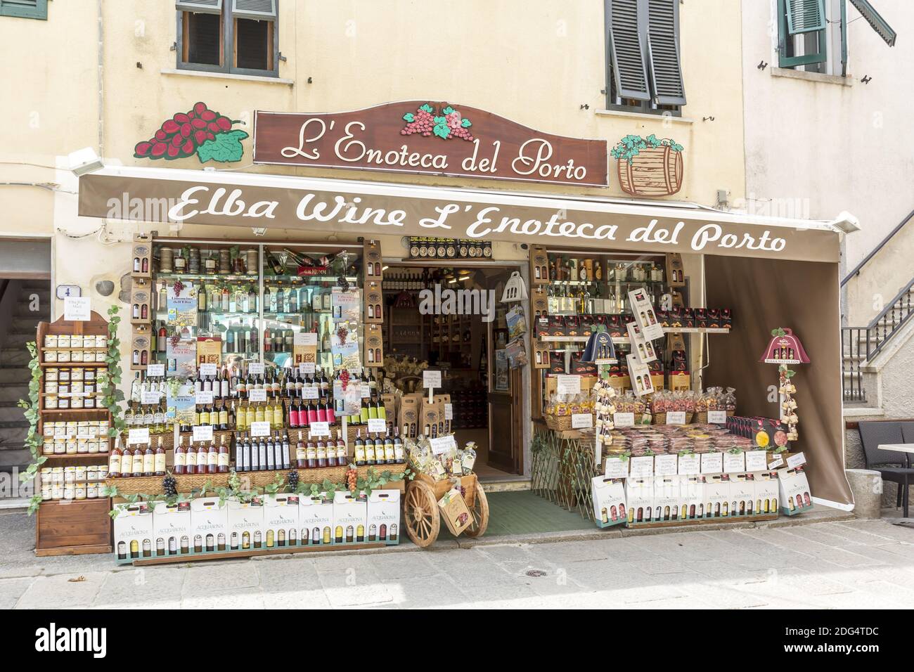 Wineshop in Marina di Campo, Elba, Tuscany, Italy Stock Photo