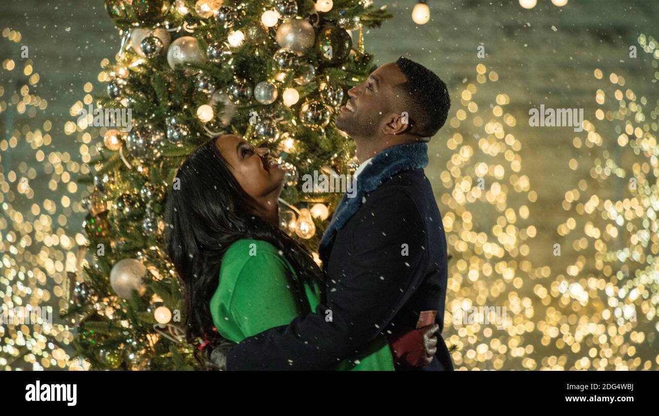 LET'S MEET AGAIN ON CHRISTMAS EVE, from left Kyla Pratt, Brooks