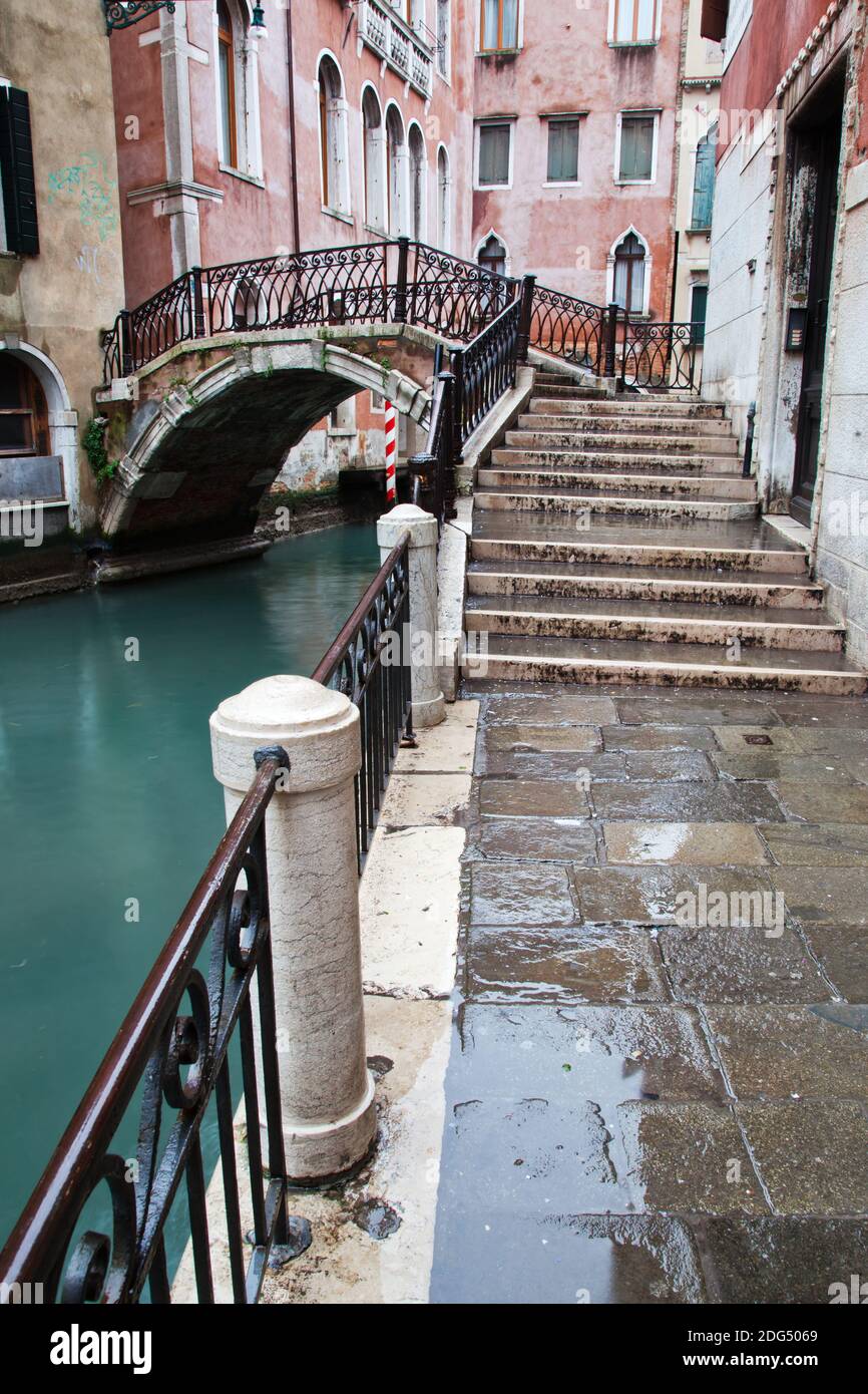 Railing venice italy hi-res stock photography and images - Alamy