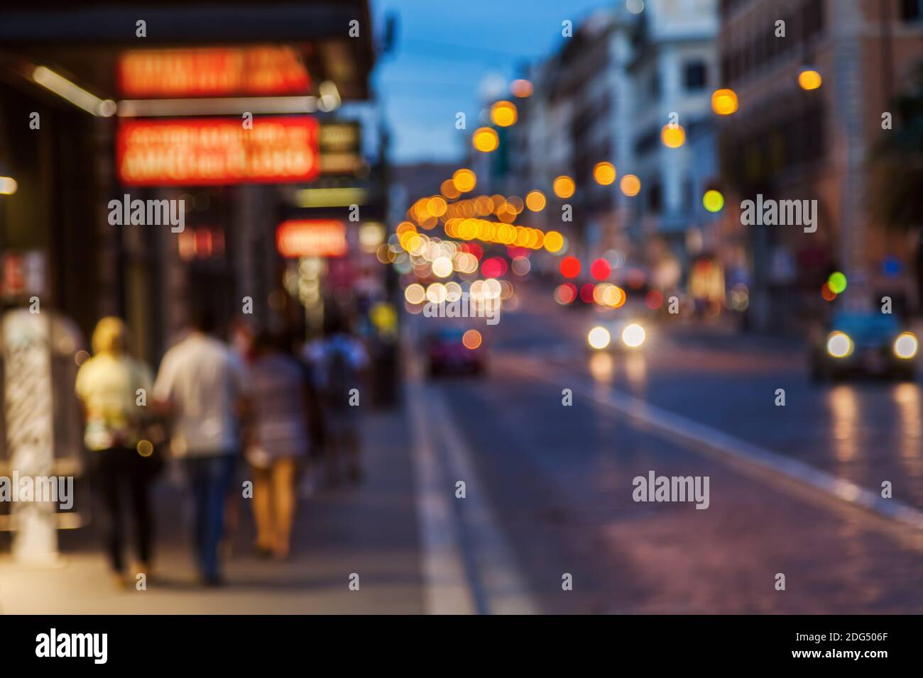Abstract defocused city traffic headlight hi-res stock photography and ...