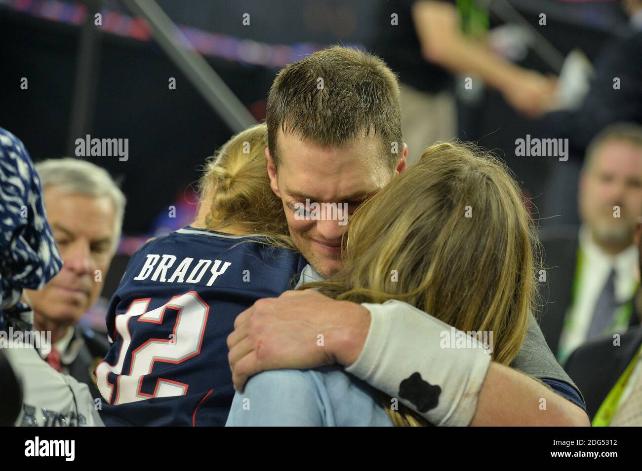 Tom Brady celebrates with his wife Gisele Bundchen after defeating the