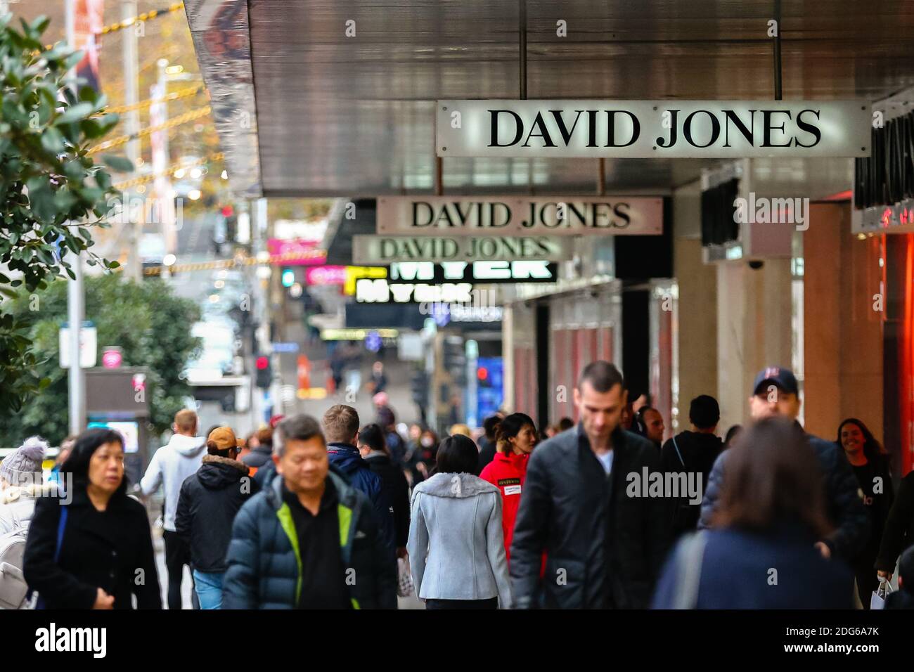Melbourne, Australia, 21 June, 2020.  Large numbers of shoppers are seen outside of the David Jones Store in Bourke Street as restrictions are being tightened in Victoria during COVID 19 on 21 June, 2020 in Melbourne, Australia. One of Australia's largest insurers will no longer provide cover for suppliers of struggling retailers Myer and David Jones after deeming the traditional department store sector too risky to insure. In a letter from QBE Insurance to Suppliers, the $13.5 billion insurer said it would no longer provide trade credit insurance for Myer or David Jones due to concerns the tw Stock Photo