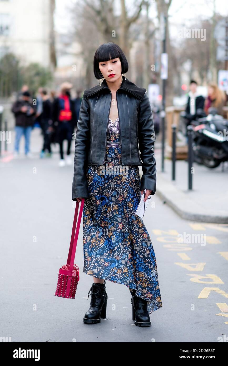 Street Style Mademoiselle Yulia Arriving At Paco Rabanne Fall Winter 17 18 Show Held At Musee D Art Moderne In Paris France On March 2 17 Photo By Marie Paola Bertrand Hillion Abacapress Com Stock Photo Alamy Street Style Mademoiselle Yulia Arriving At Paco Rabanne Fall Winter 17 18 Show Held At Musee D Art Moderne In Paris France On March 2 17 Photo By Marie Paola Bertrand Hillion Abacapress Com Stock Photo Alamy