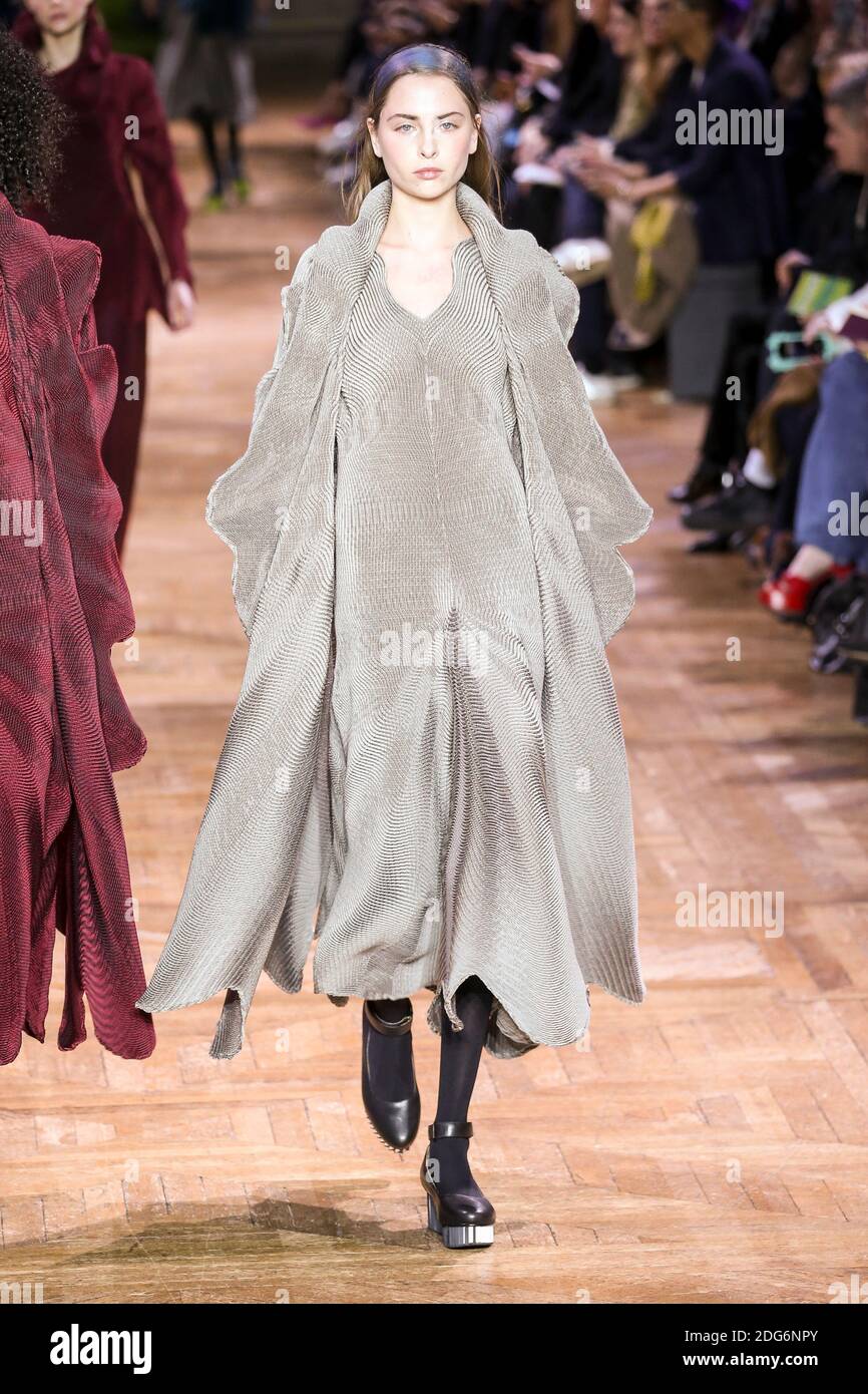 Model walks on the runway during the issey Miyake Fashion Show at FW17 held  in Paris, France on March 4, 2017. Photo by Alain Gil  Gonzalez/ABACAPRESS.COM Stock Photo - Alamy
