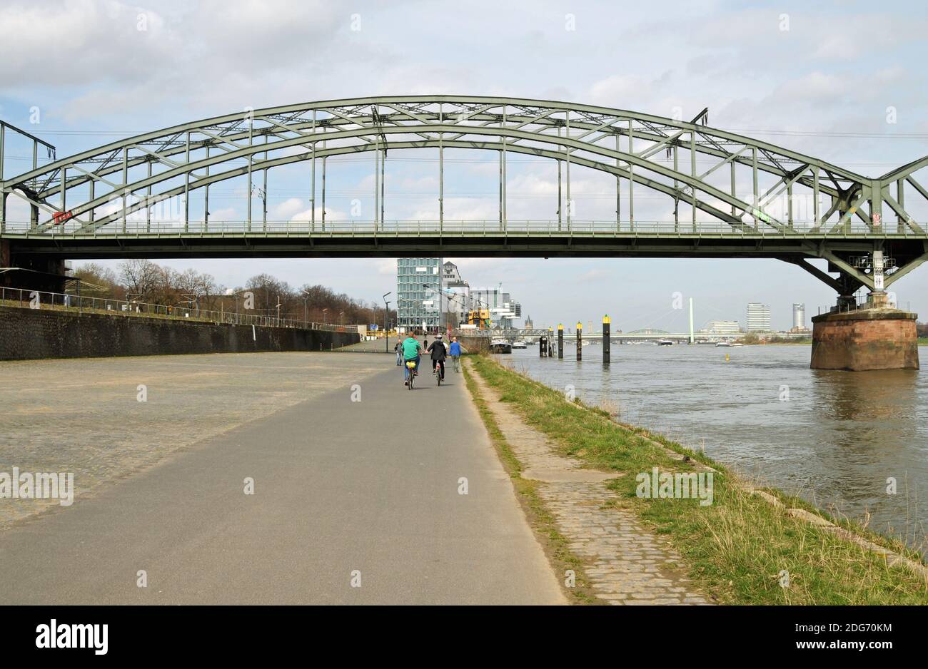 Triangle bridge hi-res stock photography and images - Alamy