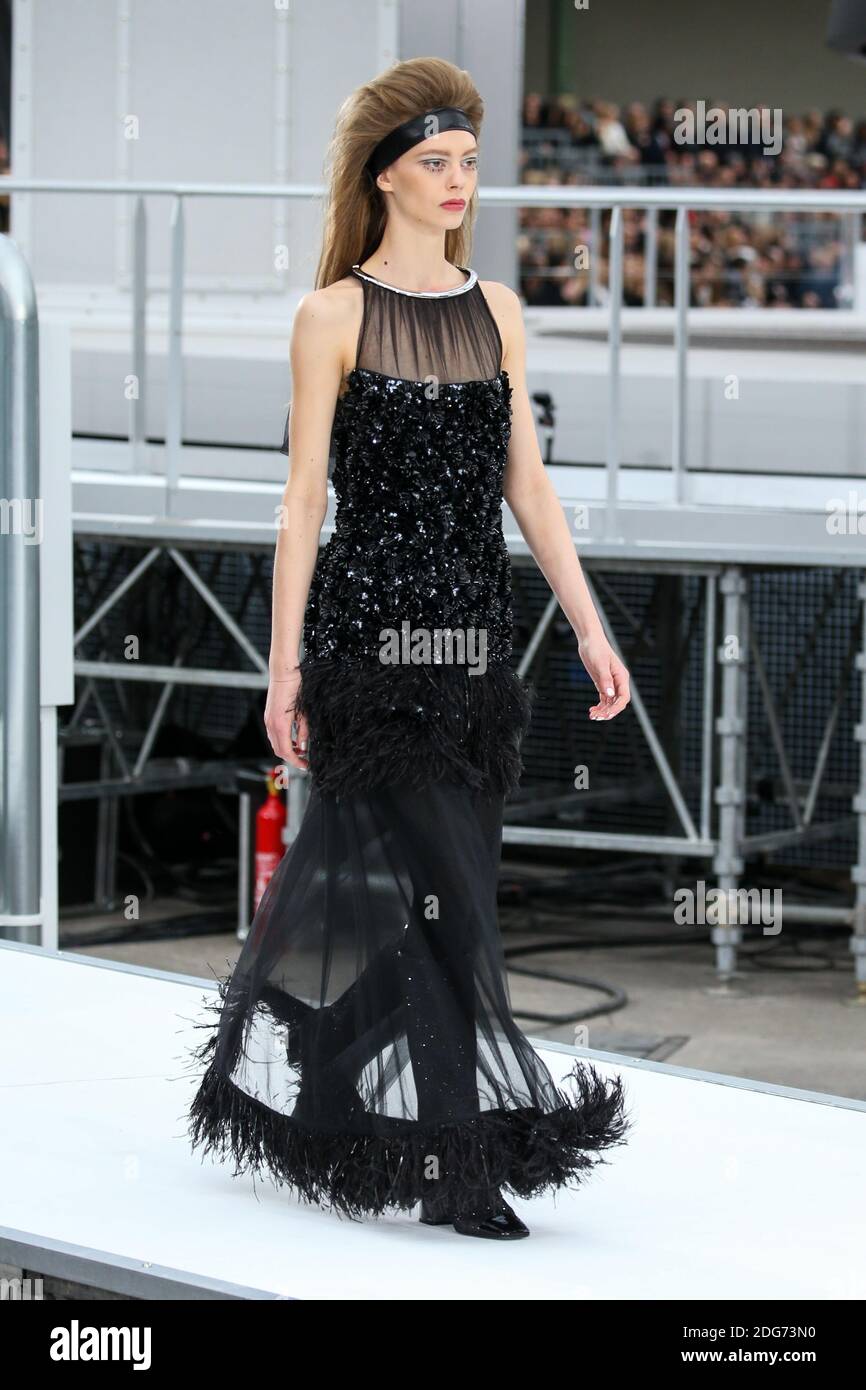 Chanel catwalk show paris 2017 hi-res stock photography and images - Page 8 - Alamy Chanel catwalk show paris 2017 hi-res stock photography and images - Page 8 - Alamy