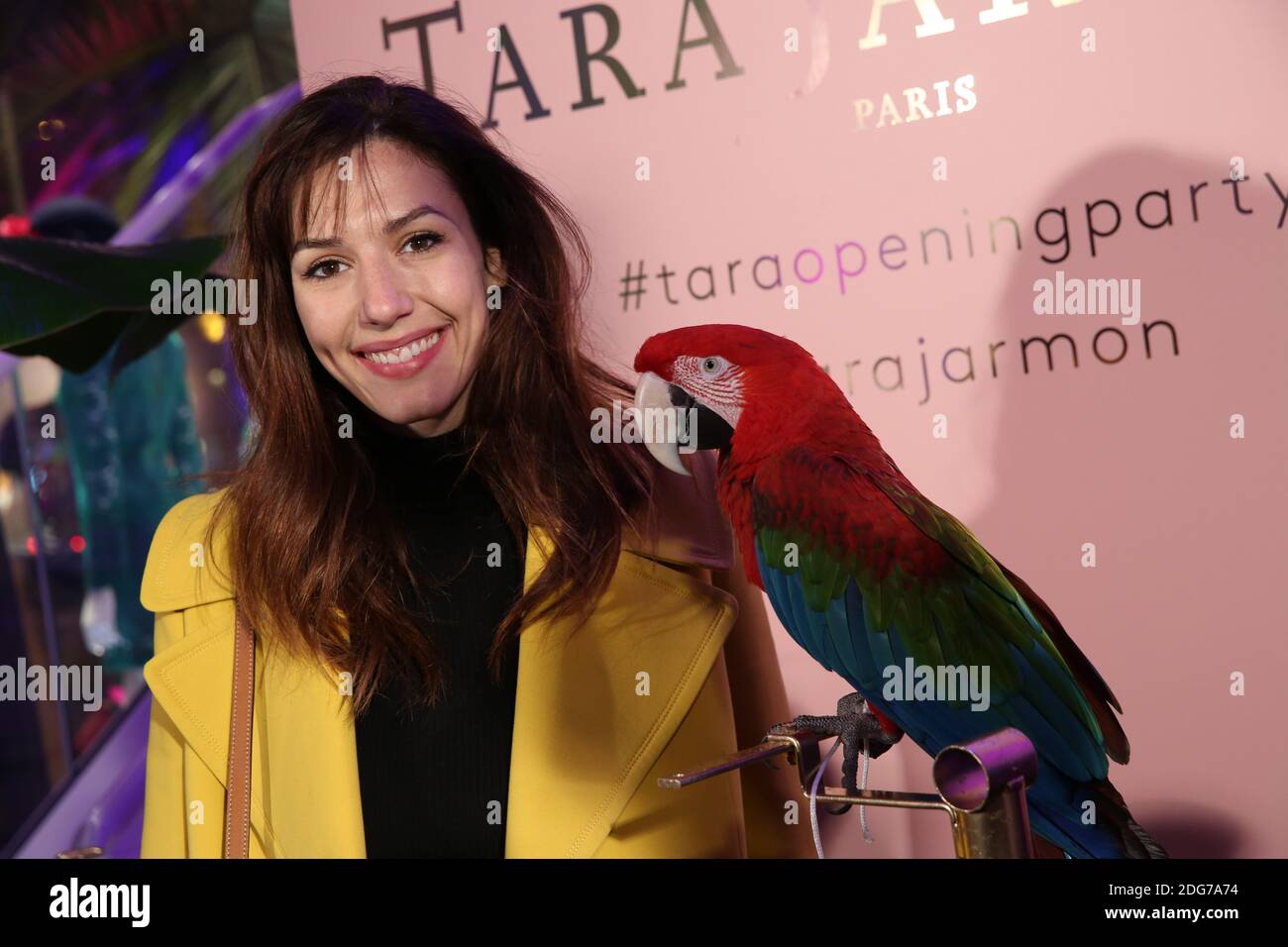 Doria Tillier lors de la reouverture de la boutique Tara Jarmon Champs