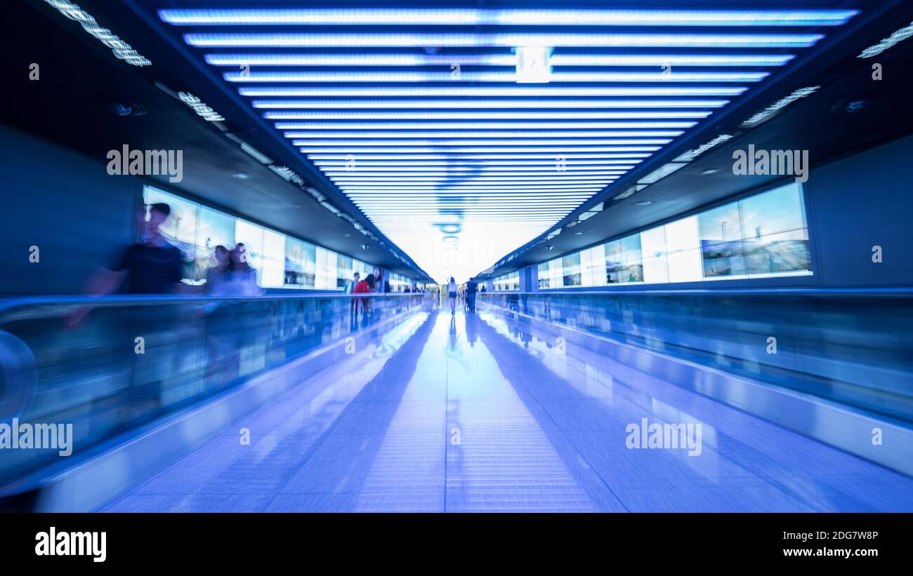 Tunnel with flat escalators in airport of Seoul Stock Photo Alamy