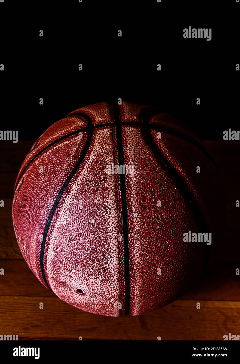 Hardwood court hi-res stock photography and images - Alamy