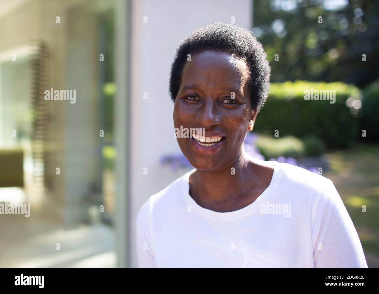 Beautiful mature black woman hi-res stock photography and images - Alamy
