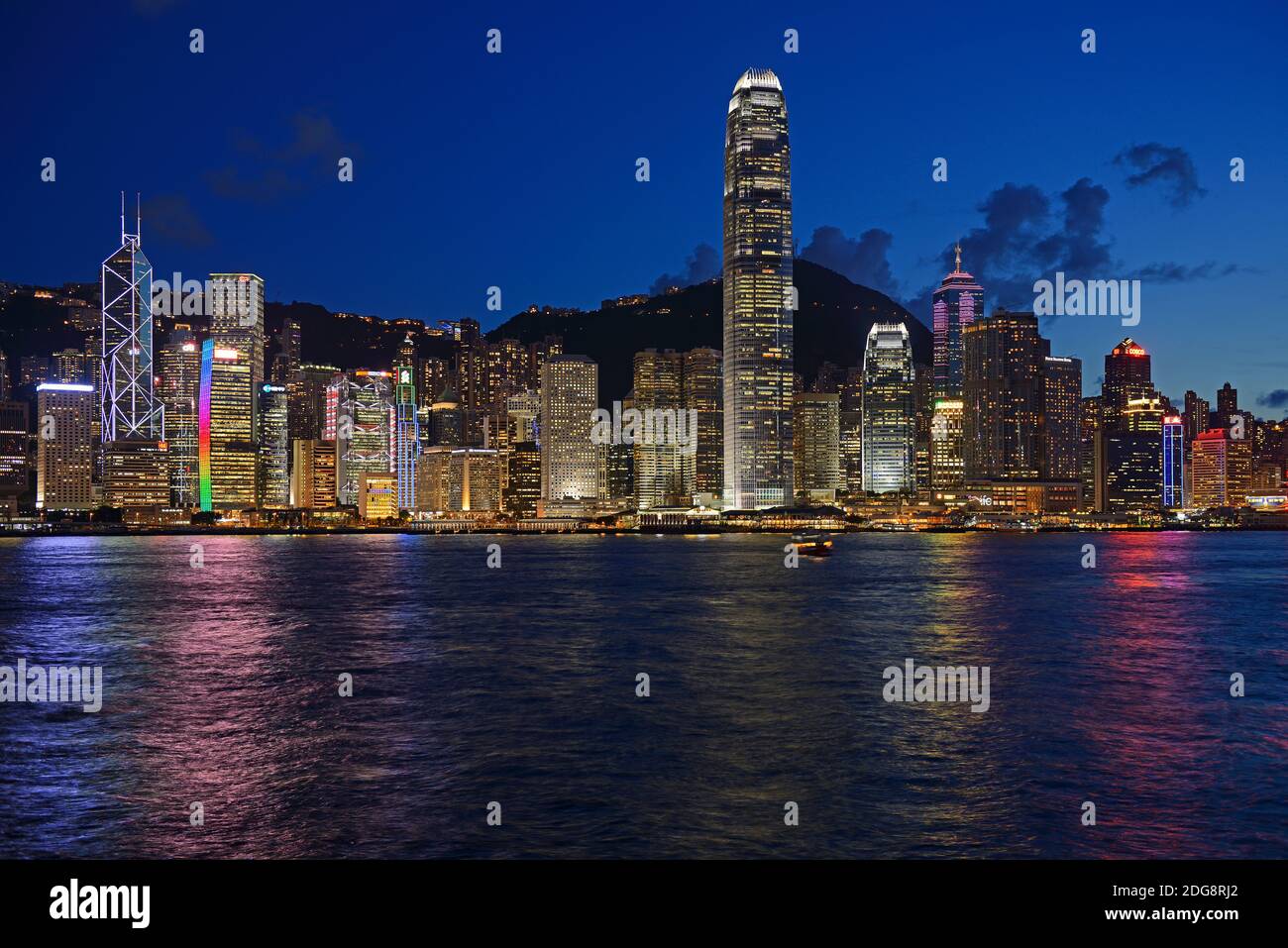 Skyline von Hongkong bei Nacht Stock Photo