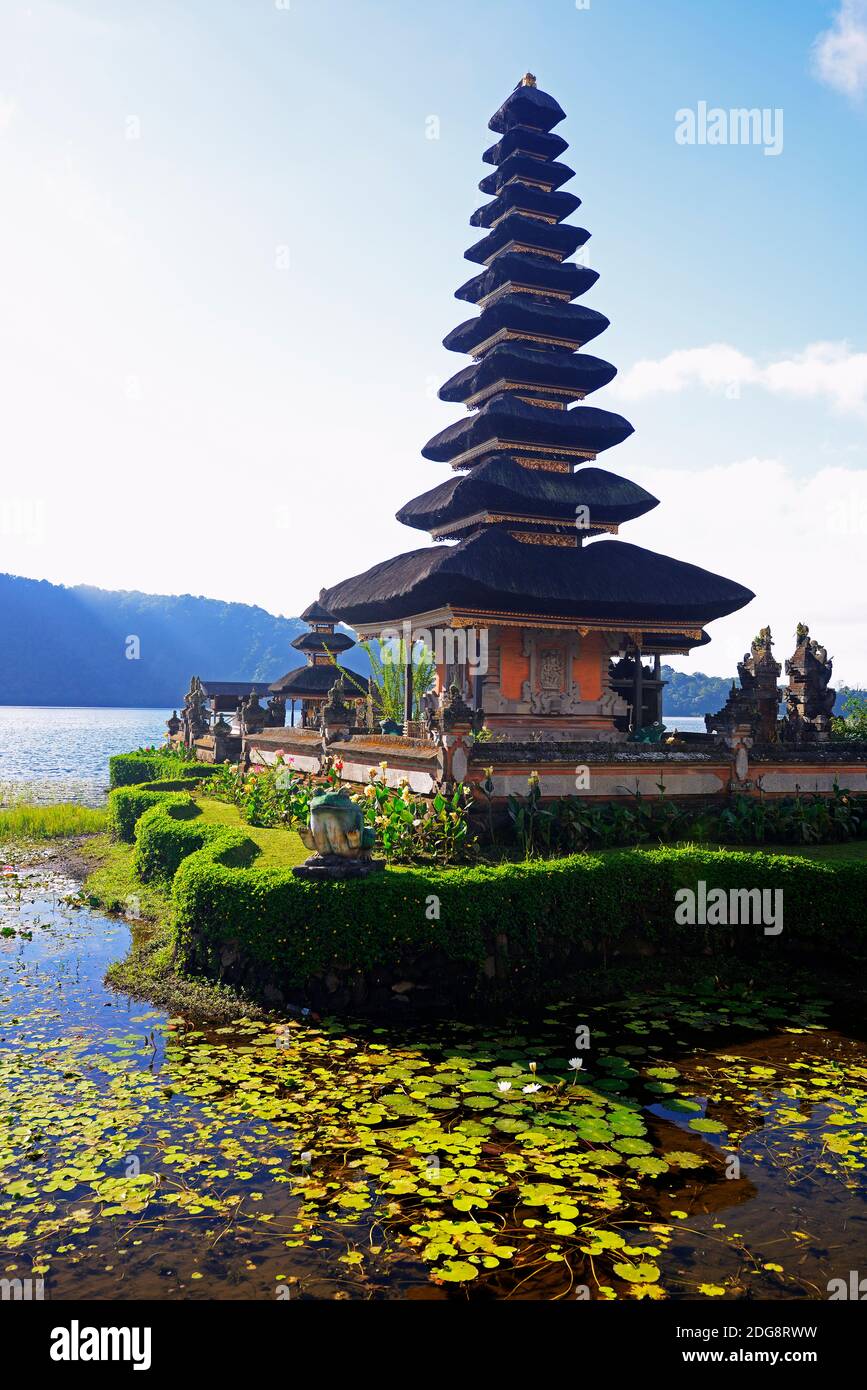 Tempel Pura Ulun Danu Bratan, im Bratansee , Hochland von Zentralbali,  Bedugul, Bali, Indonesien Stock Photo