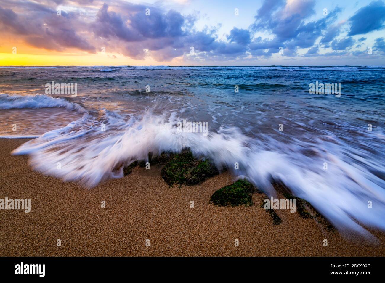 Hawaii wave sunset hi-res stock photography and images - Alamy