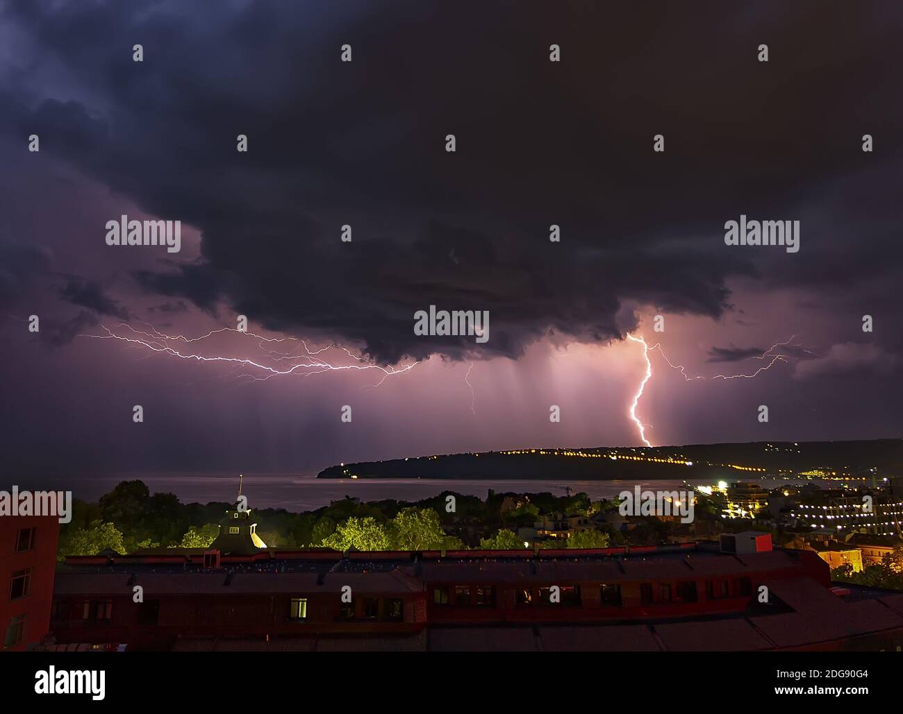 Beautiful thunderstorm sky lightning strikes hi-res stock photography ...