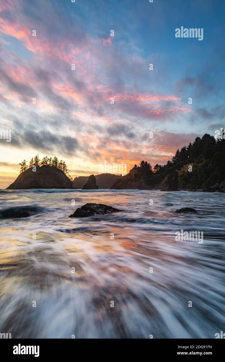 Pacific northwest nature hi-res stock photography and images - Alamy