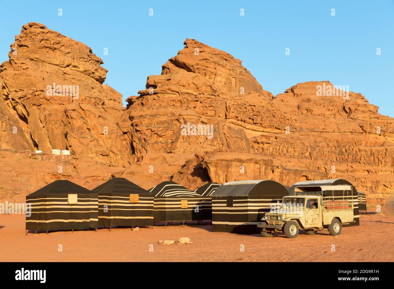 In jordan the desert and the bedouin   tent Stock Photo