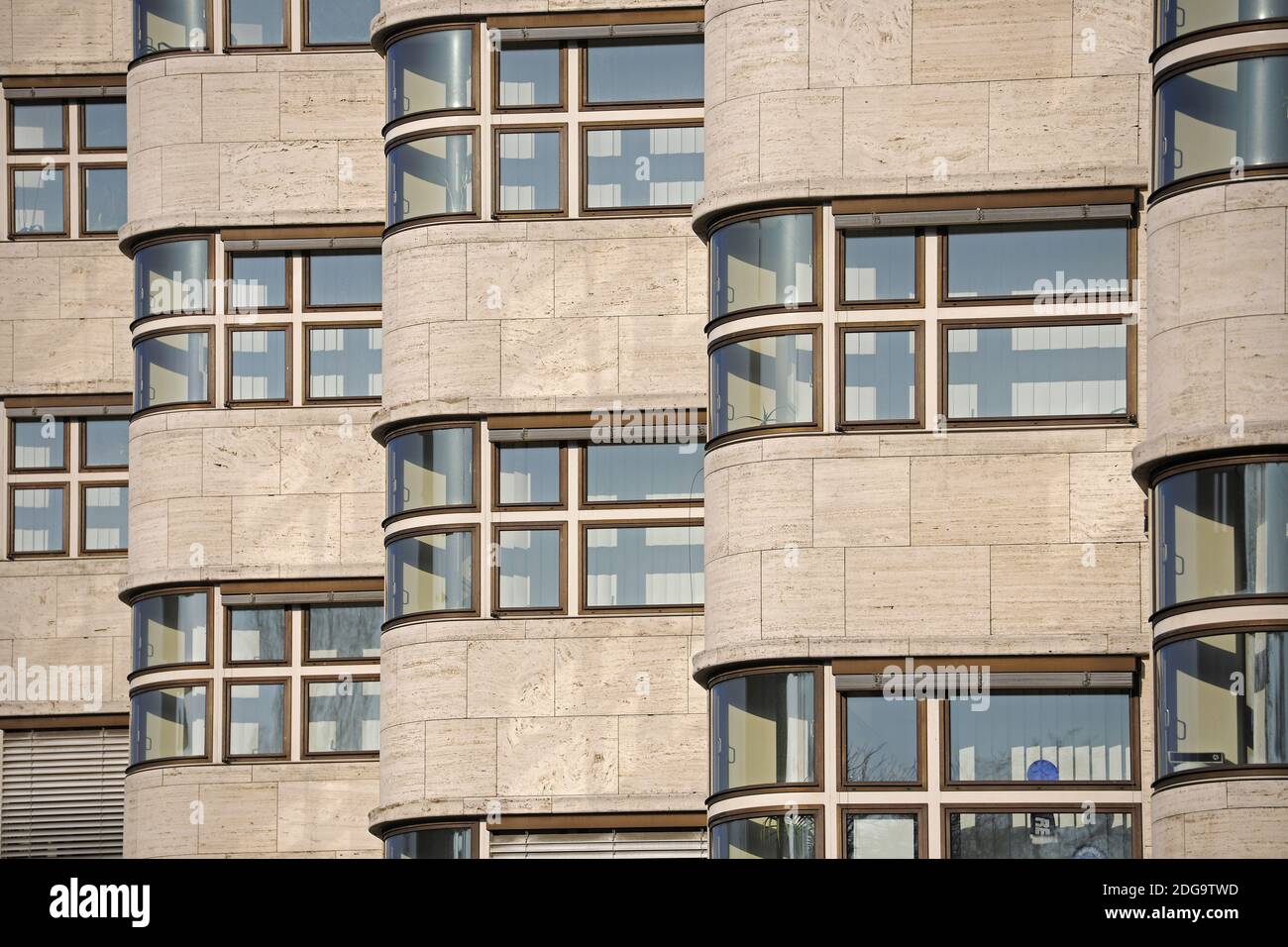 Shell Haus, Fassadendetail, Hauptsitz der Berliner Gasag, erbaut 1932 vom Archithekt Fahrenkamp, Berlin, Deutschland, Europa Stock Photo