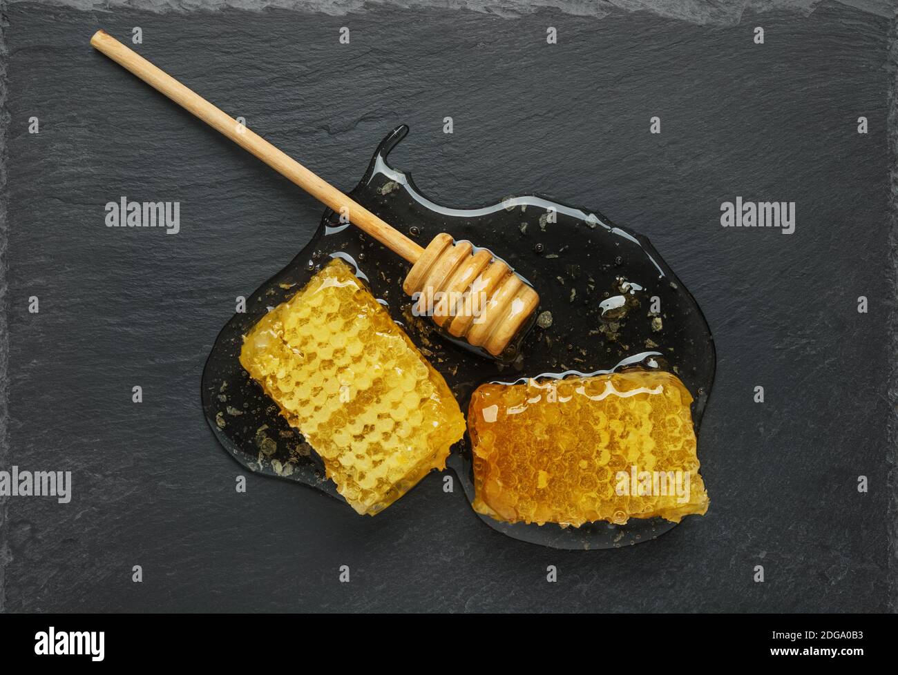 Black honeycomb texture hi-res stock photography and images - Alamy
