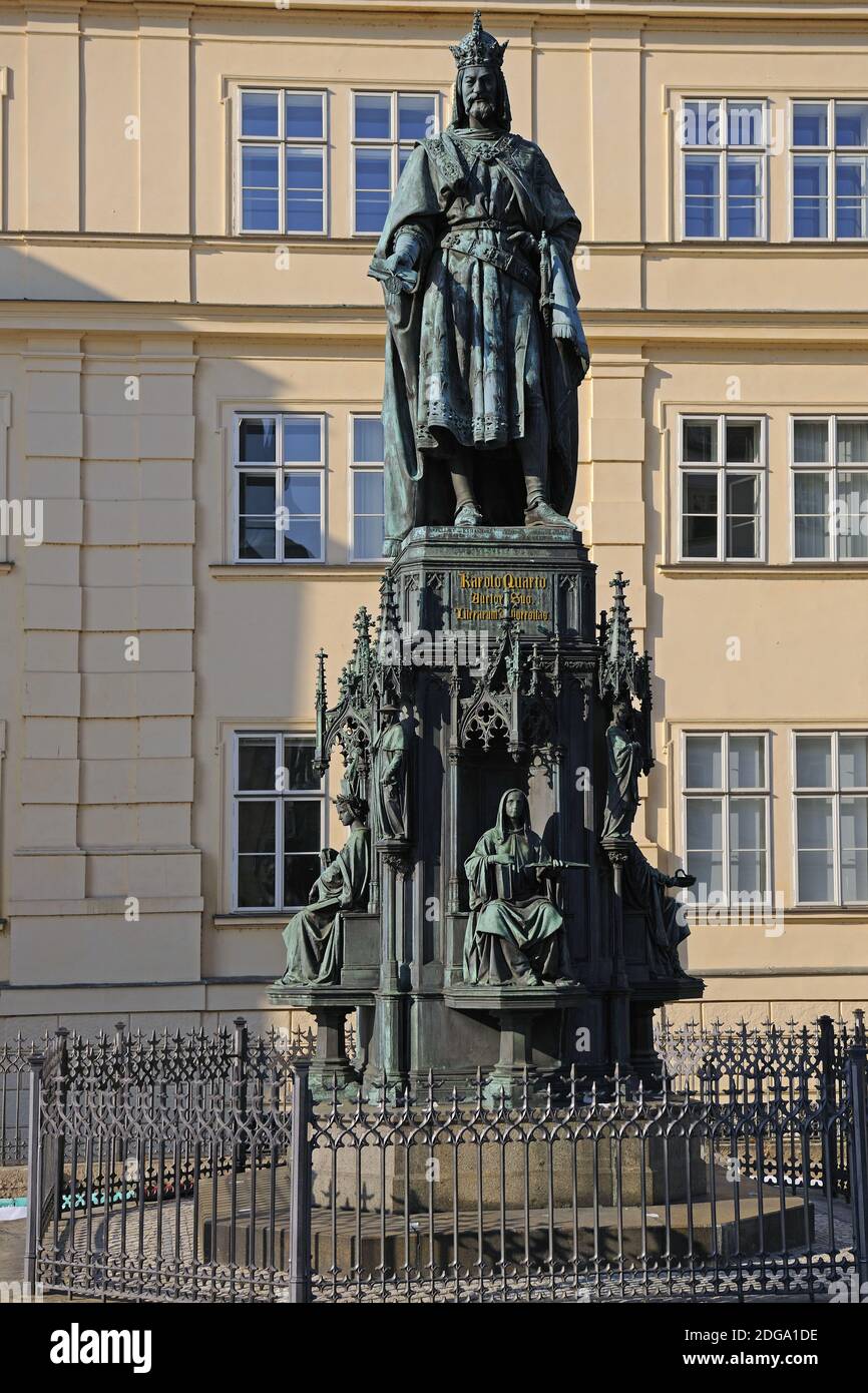 Standbild Karls des Vierten an der Karlsbrücke,  Prag, Böhmen, Tschechien, Europa Stock Photo
