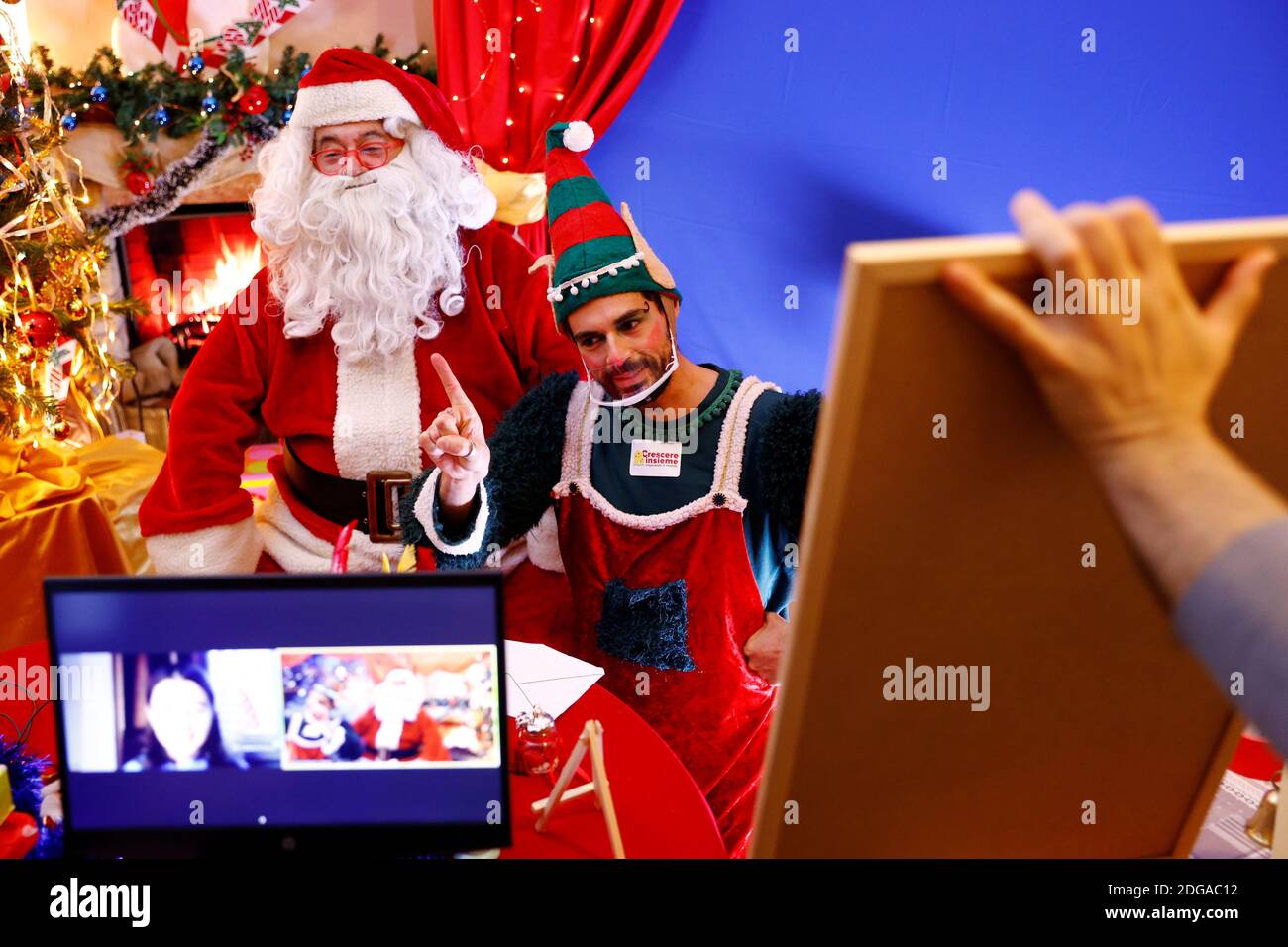 Guglielmo Winery December 2nd Christmas 2022 Call Me Elf High Resolution Stock Photography And Images - Alamy