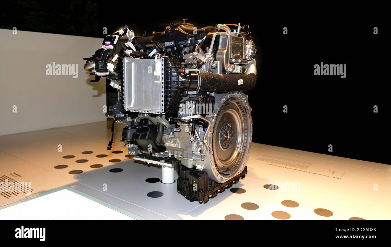 Mercedes-Benz Diesel Engine OM651 2008 Stock Photo - Alamy