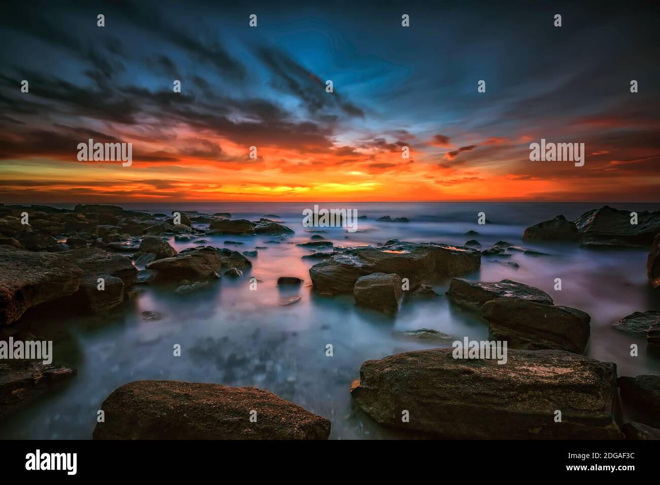 Blue hour sunrise scenic hi-res stock photography and images - Alamy