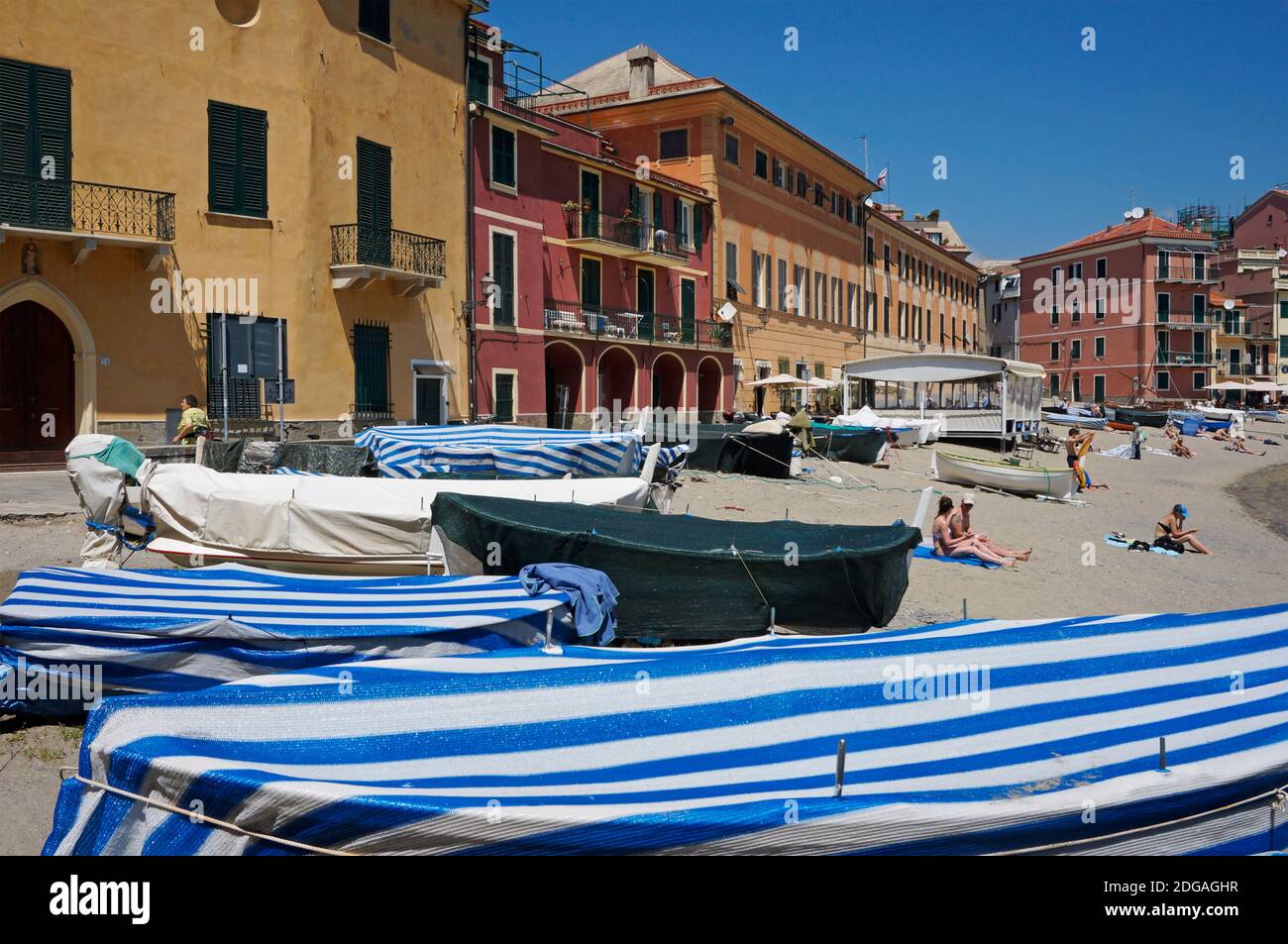 Baia del Silenzio beach, Sestri Levante, Riviera di Levante, Liguria, Italy  Stock Photo - Alamy