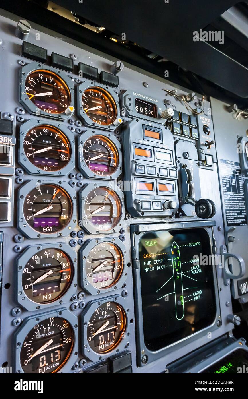 Transient Aircraft High Resolution Stock Photography and Images - Alamy