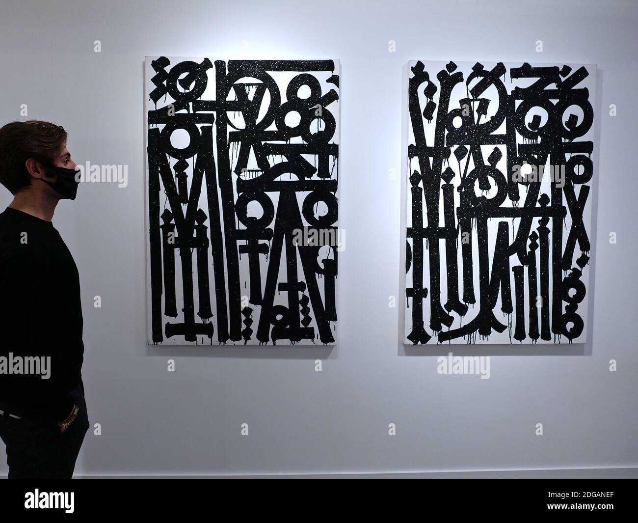 Red Script Artist Retna ( Marquis Lewis ) the internationally nenowned street artist ...