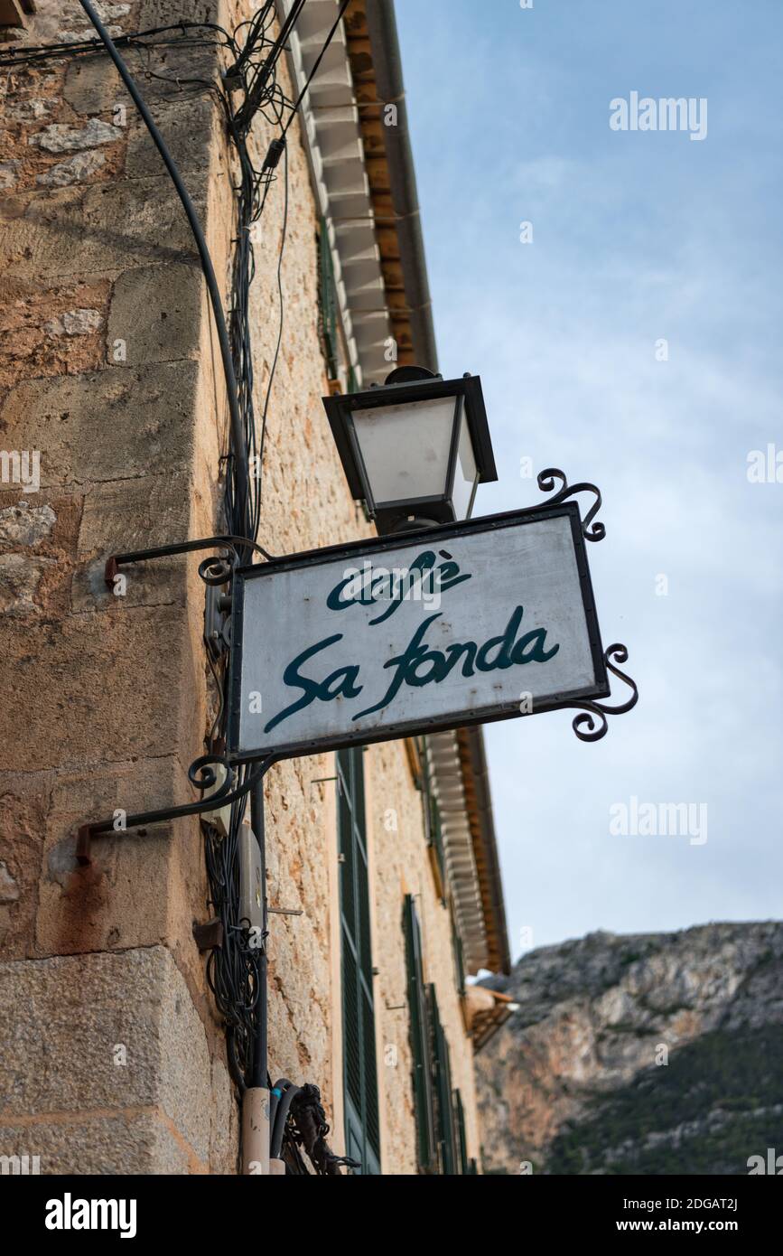 A sign outside the Sa Fonda cafe in Deia, Mallorca, Spain Stock Photo