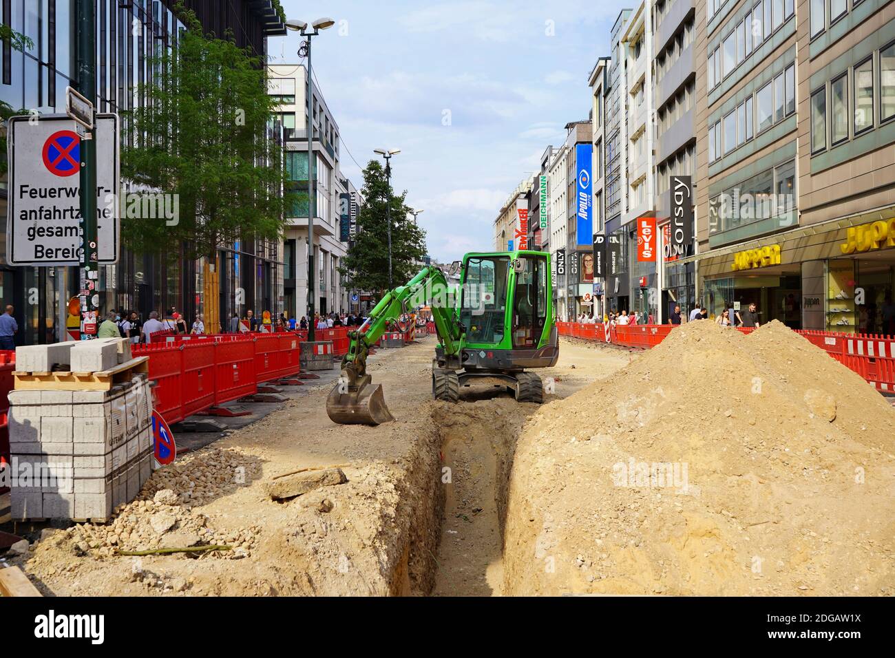 Construction site on Düsseldorf's main downtown shopping street Schadowstraße. Stock Photo