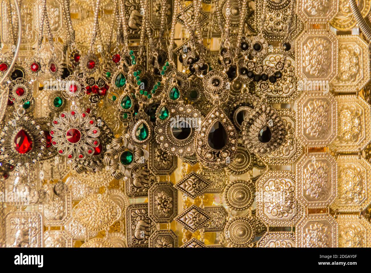 Thai jewelry store hi res stock photography and images Alamy