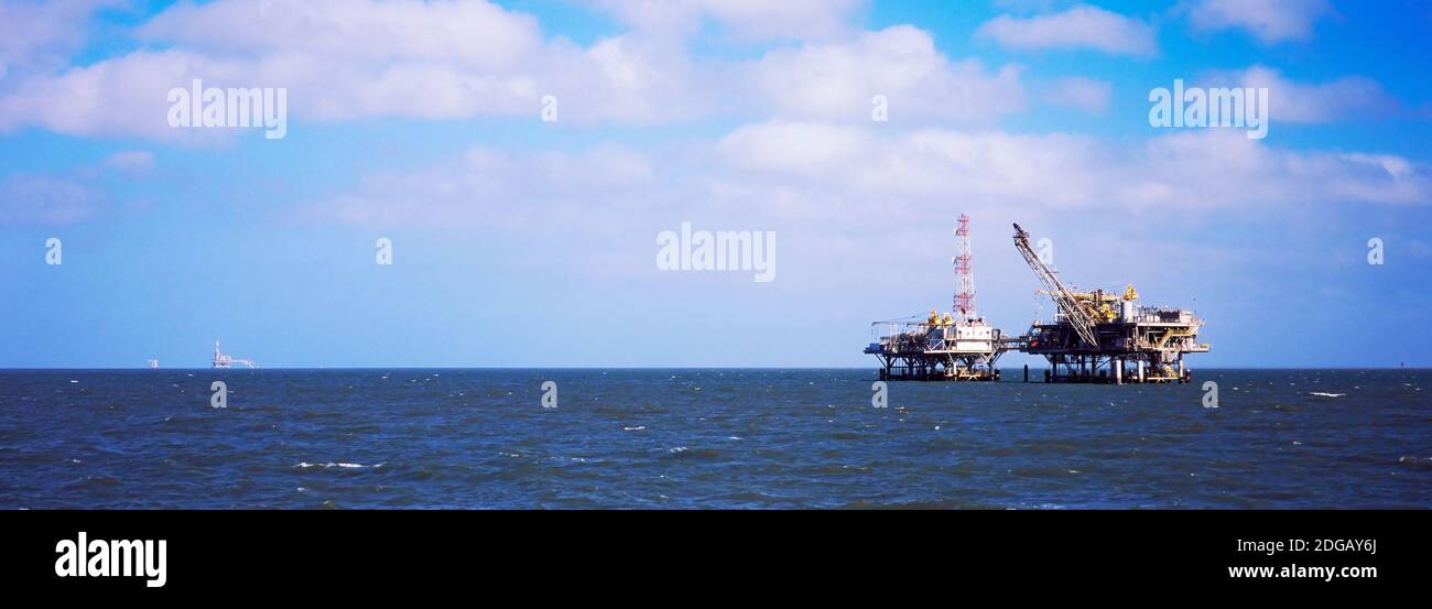 Natural gas drilling platform in Mobile Bay, Alabama, USA Stock Photo