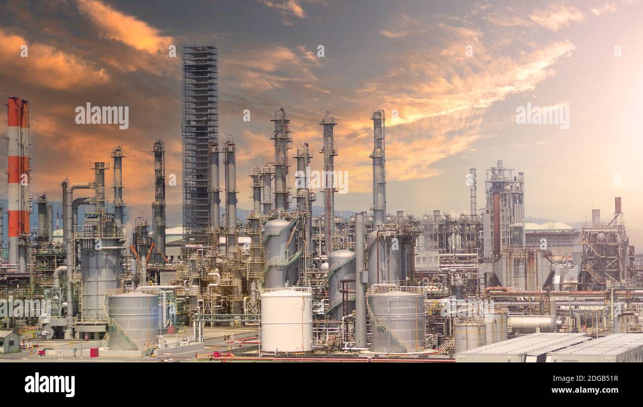 Oil refinery petrochemical plant factory from Osaka chemical industry zone  of Japan. oil and gas petrochemical industrial. many oil storage tank and p  Stock Photo - Alamy