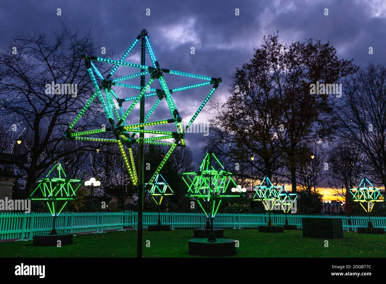 5 Deceber 2020 - London, UK, Connected by Light curated light art installations on display, Tetra Park by Mandylights in Canary Wharf Stock Photo