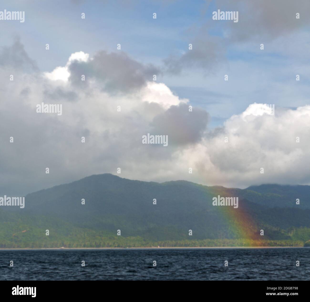 Beautiful rainbow in beach hawaii hi-res stock photography and images ...