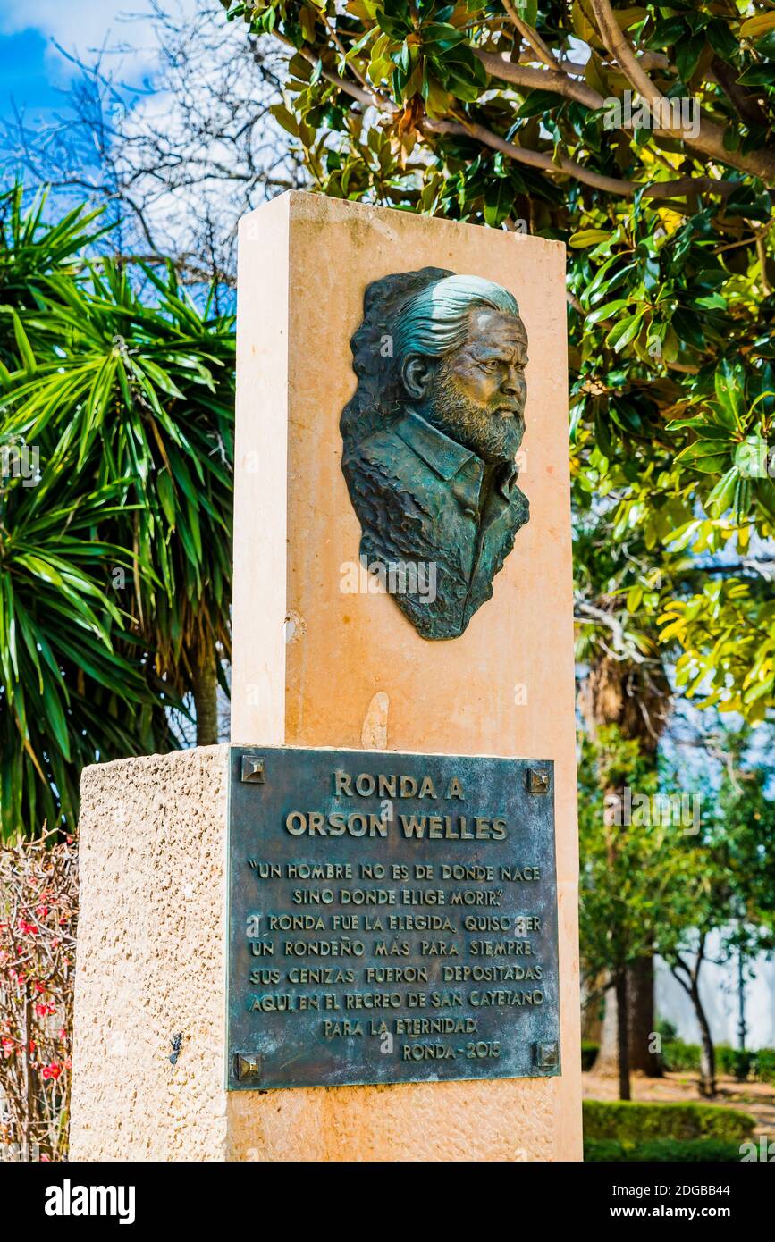 Sculpture villages hires stock photography and images Alamy